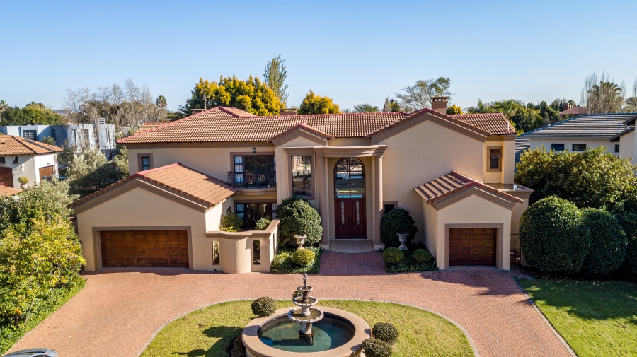 5 Bedroom Property for Sale in Silver Lakes Golf Estate Gauteng