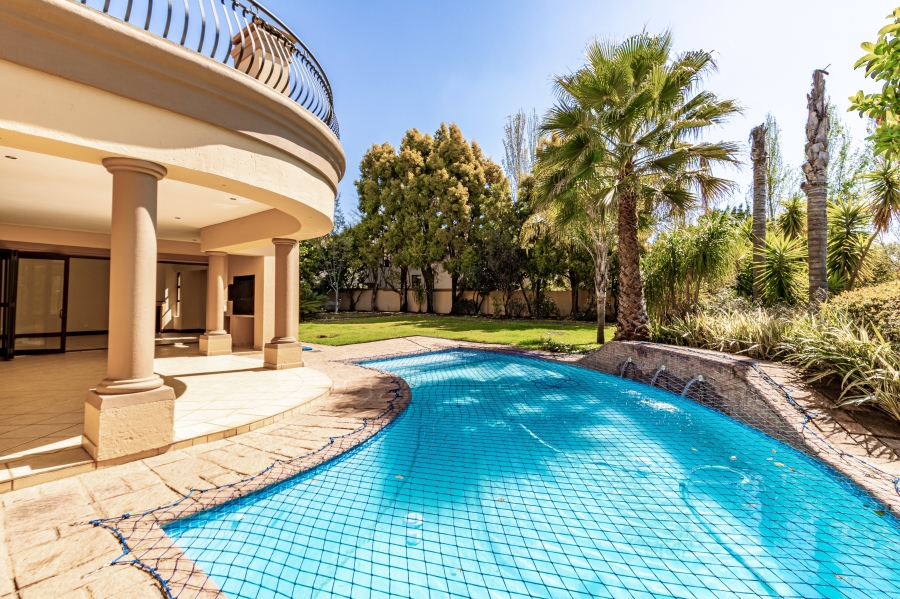 5 Bedroom Property for Sale in Silver Lakes Golf Estate Gauteng