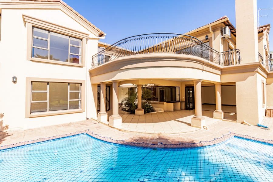 5 Bedroom Property for Sale in Silver Lakes Golf Estate Gauteng