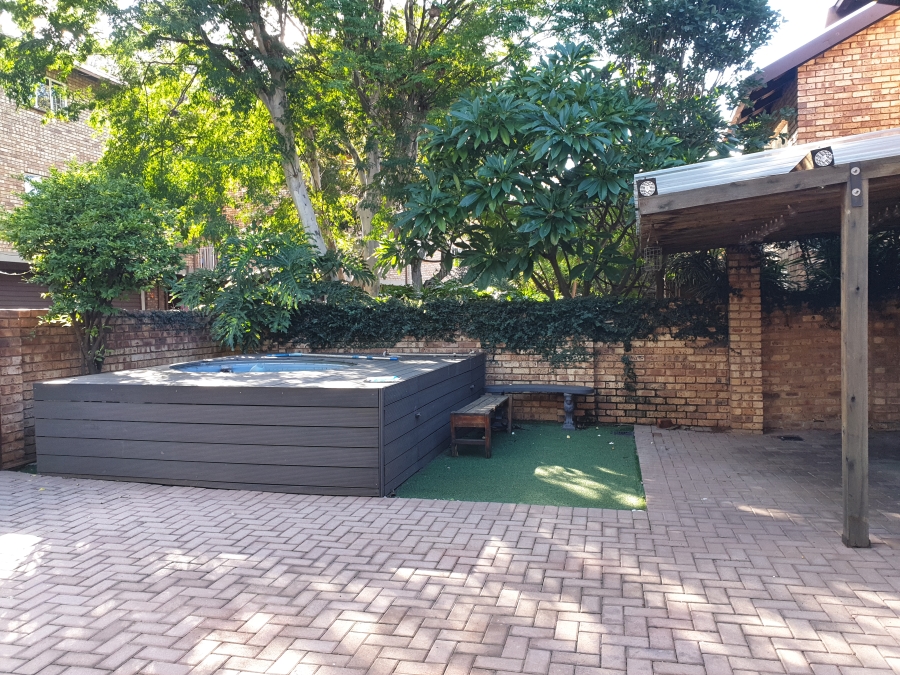 3 Bedroom Property for Sale in Brummeria Gauteng