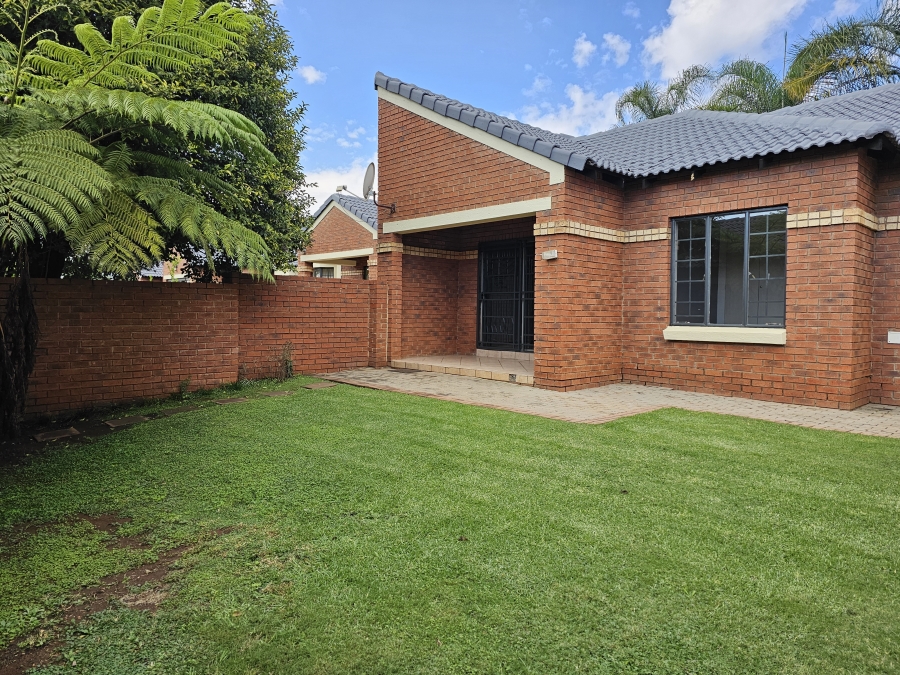 To Let 2 Bedroom Property for Rent in Monavoni Gauteng