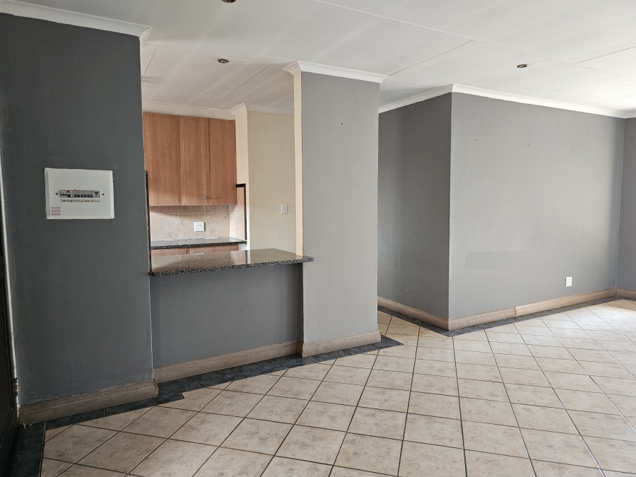 To Let 2 Bedroom Property for Rent in Monavoni Gauteng