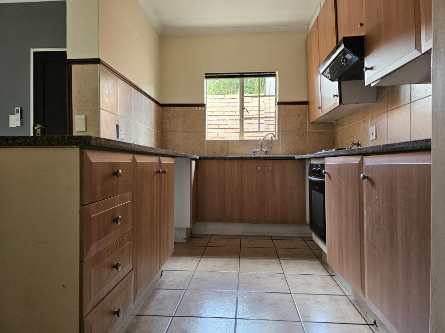 To Let 2 Bedroom Property for Rent in Monavoni Gauteng