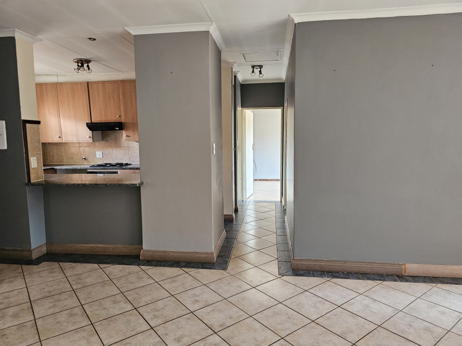 To Let 2 Bedroom Property for Rent in Monavoni Gauteng