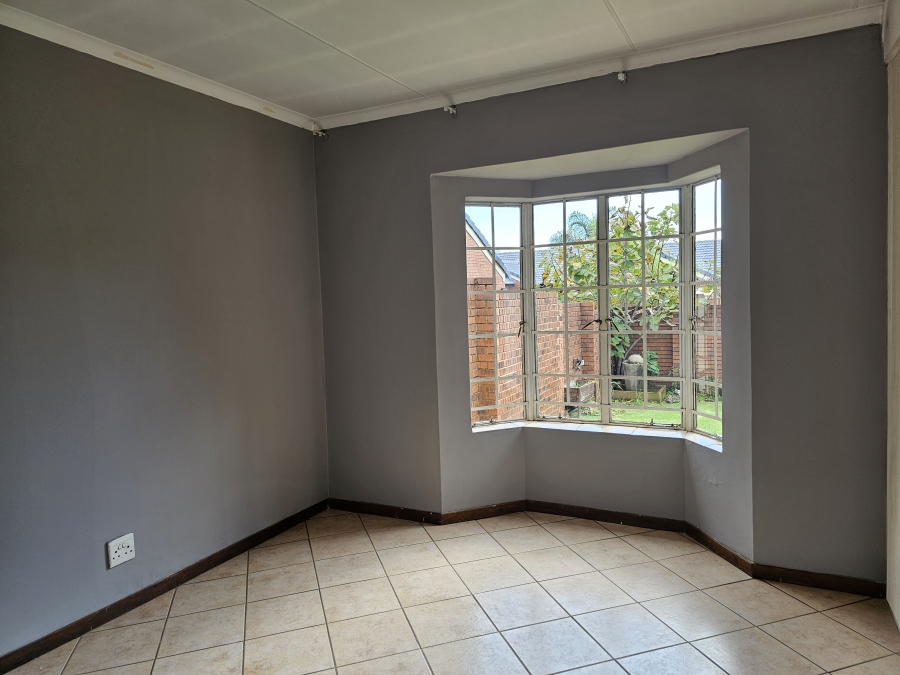 To Let 2 Bedroom Property for Rent in Monavoni Gauteng