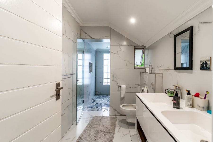 3 Bedroom Property for Sale in Waterkloof Gauteng