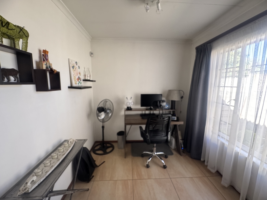 To Let 3 Bedroom Property for Rent in Albemarle Gauteng