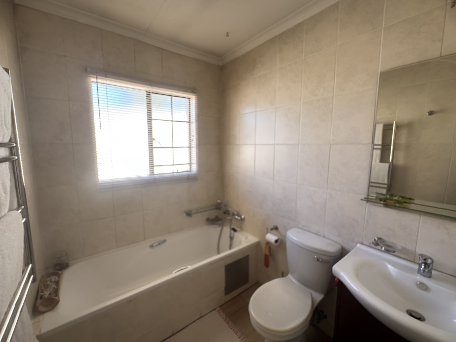 To Let 3 Bedroom Property for Rent in Albemarle Gauteng