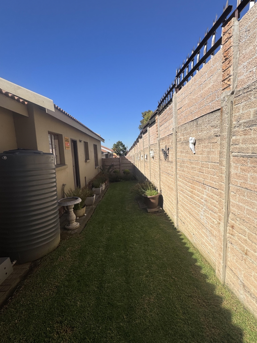 To Let 3 Bedroom Property for Rent in Albemarle Gauteng
