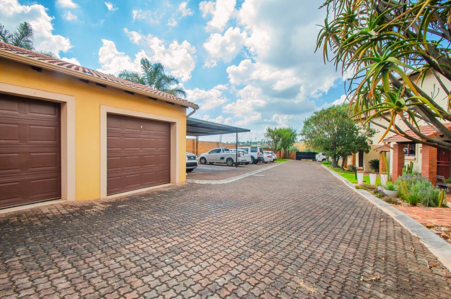 2 Bedroom Property for Sale in Willowbrook Gauteng