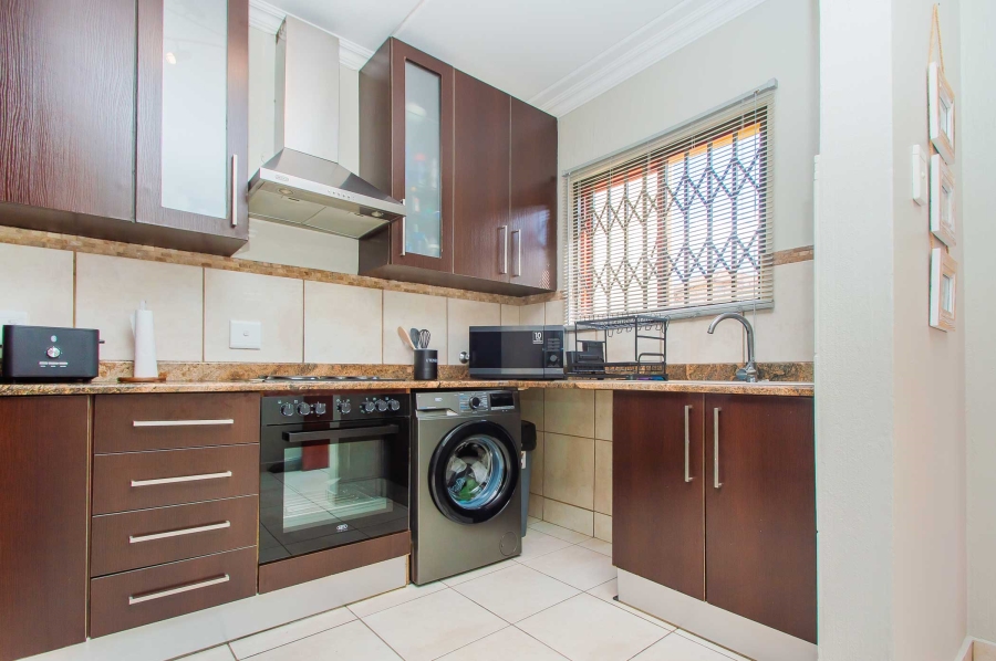 2 Bedroom Property for Sale in Willowbrook Gauteng