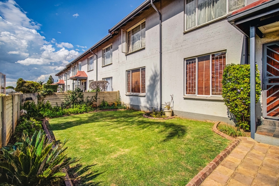2 Bedroom Property for Sale in Glen Marais Gauteng