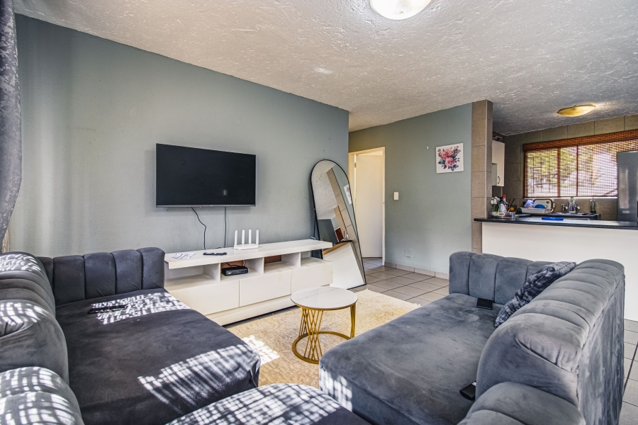 2 Bedroom Property for Sale in Glen Marais Gauteng