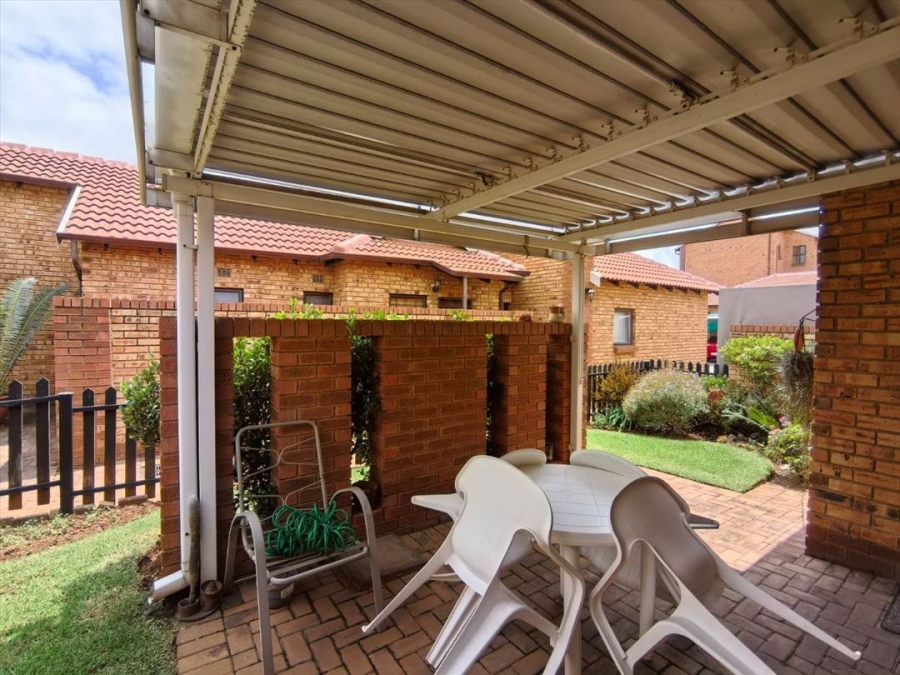 2 Bedroom Property for Sale in Brentwood Gauteng