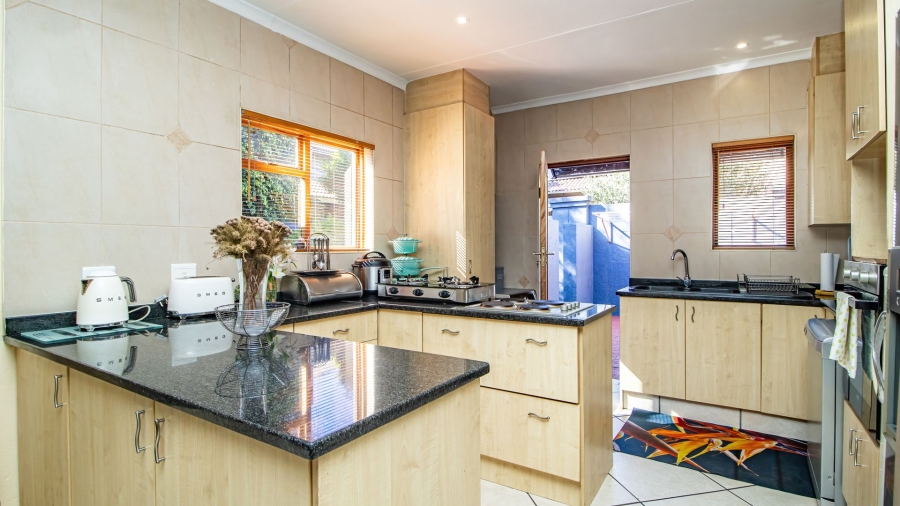 3 Bedroom Property for Sale in Greenstone Hill Gauteng