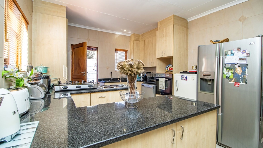 3 Bedroom Property for Sale in Greenstone Hill Gauteng
