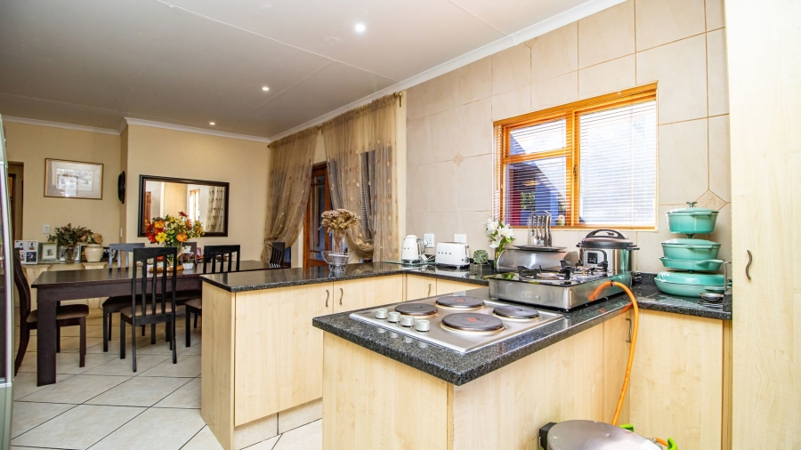 3 Bedroom Property for Sale in Greenstone Hill Gauteng