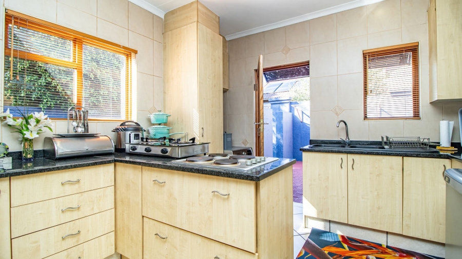 3 Bedroom Property for Sale in Greenstone Hill Gauteng