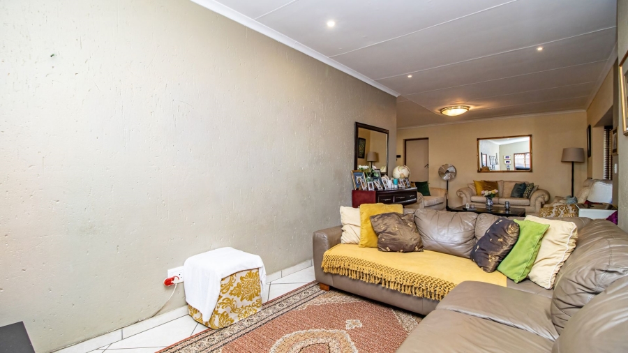 3 Bedroom Property for Sale in Greenstone Hill Gauteng