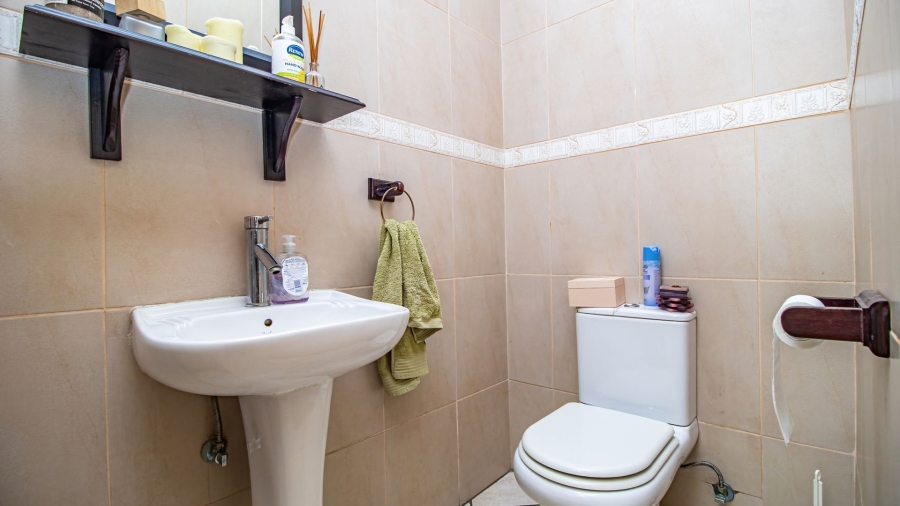 3 Bedroom Property for Sale in Greenstone Hill Gauteng