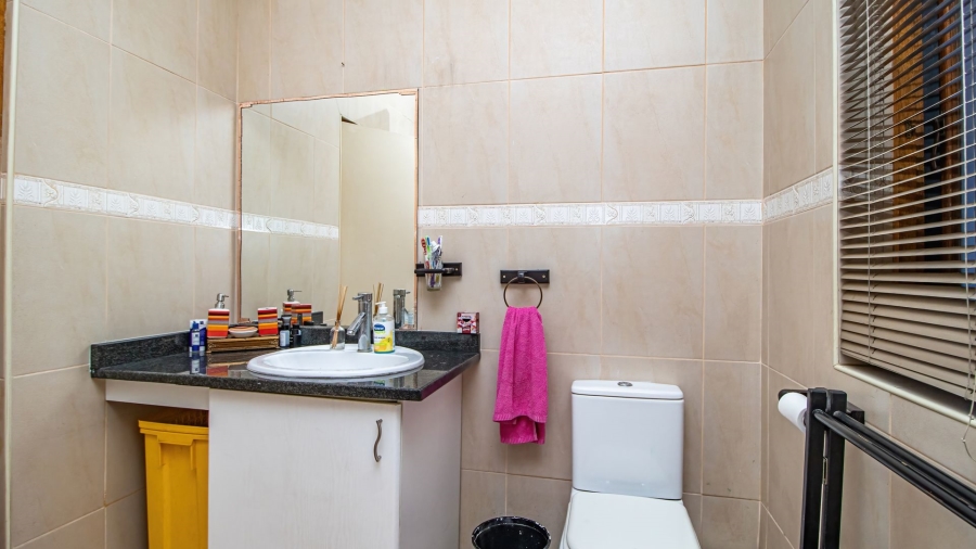 3 Bedroom Property for Sale in Greenstone Hill Gauteng