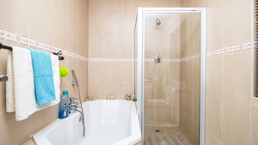 3 Bedroom Property for Sale in Greenstone Hill Gauteng