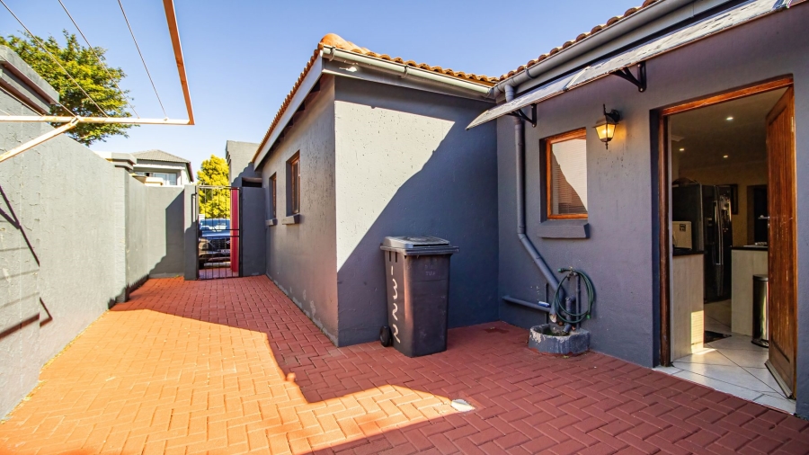 3 Bedroom Property for Sale in Greenstone Hill Gauteng