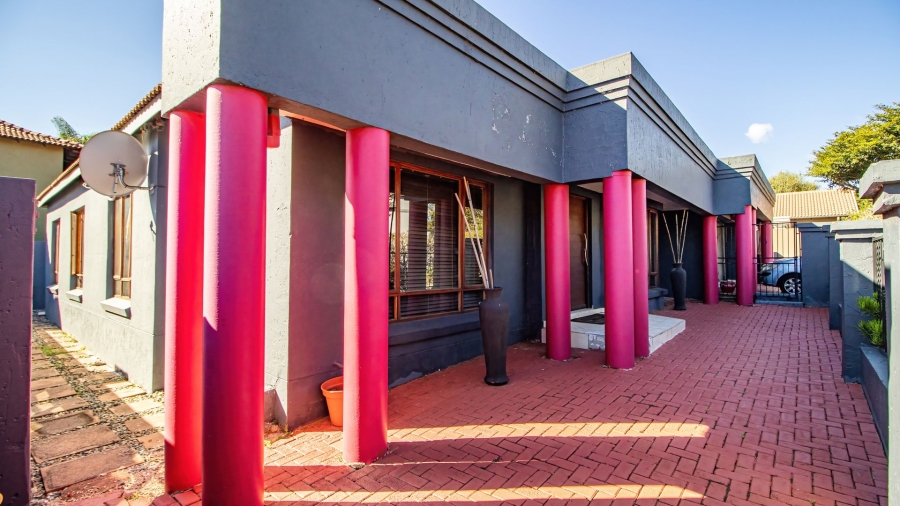 3 Bedroom Property for Sale in Greenstone Hill Gauteng