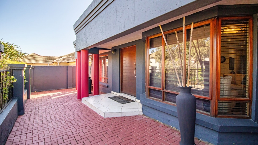 3 Bedroom Property for Sale in Greenstone Hill Gauteng