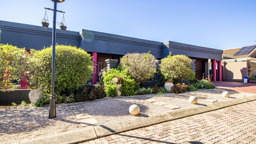 3 Bedroom Property for Sale in Greenstone Hill Gauteng