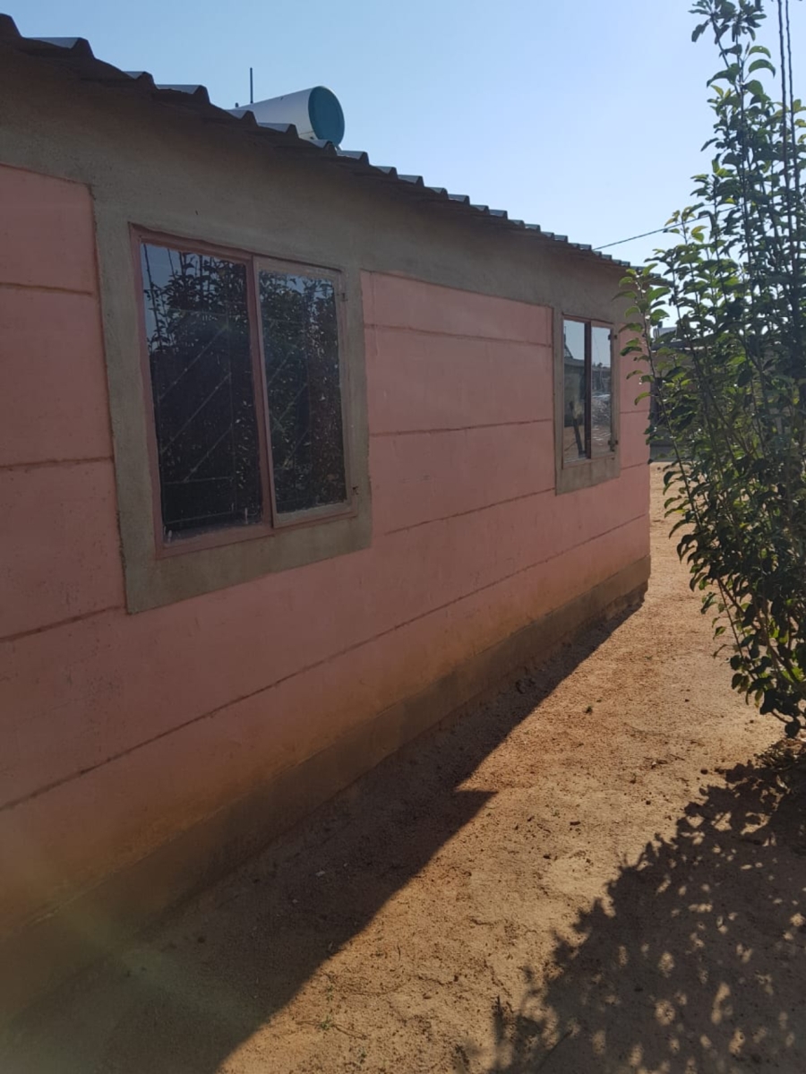 1 Bedroom Property for Sale in Winterveldt Gauteng