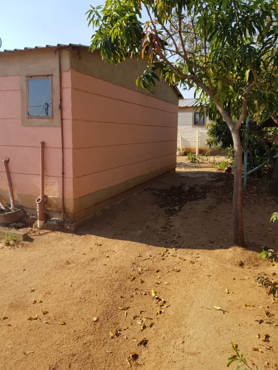 1 Bedroom Property for Sale in Winterveldt Gauteng