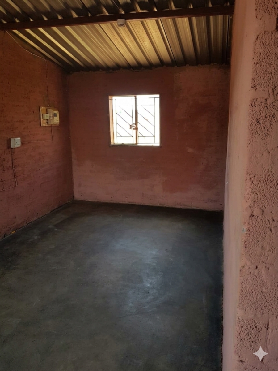 1 Bedroom Property for Sale in Winterveldt Gauteng