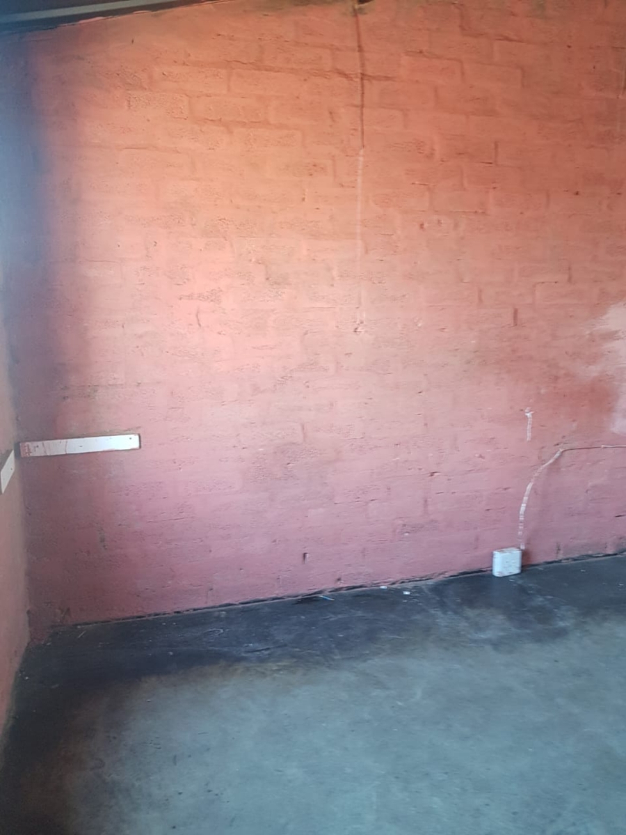 1 Bedroom Property for Sale in Winterveldt Gauteng