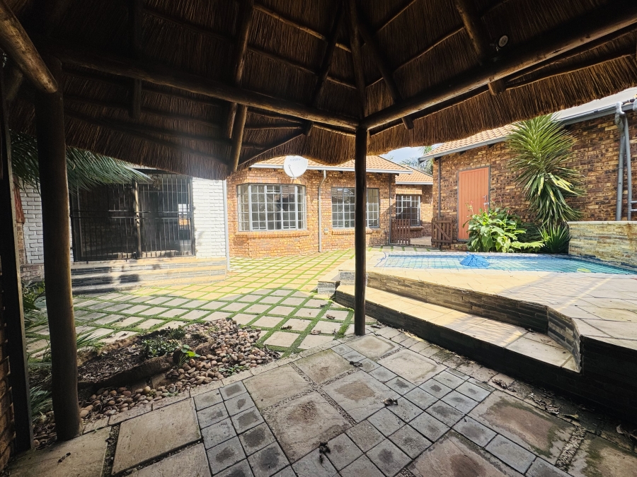 To Let 3 Bedroom Property for Rent in Garsfontein Gauteng