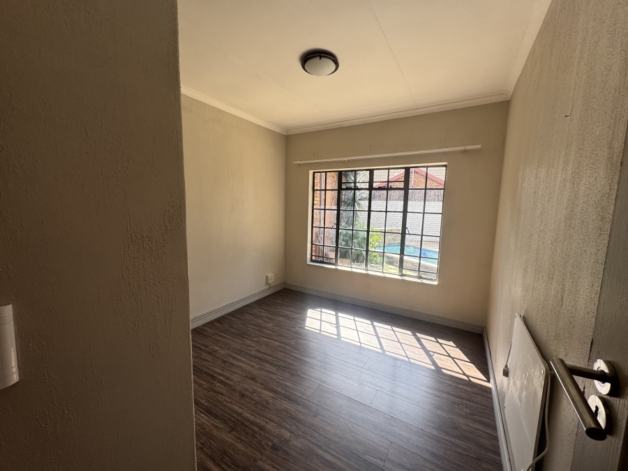 To Let 3 Bedroom Property for Rent in Garsfontein Gauteng
