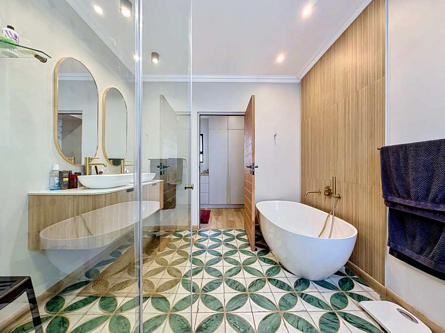 4 Bedroom Property for Sale in Waterkloof Gauteng
