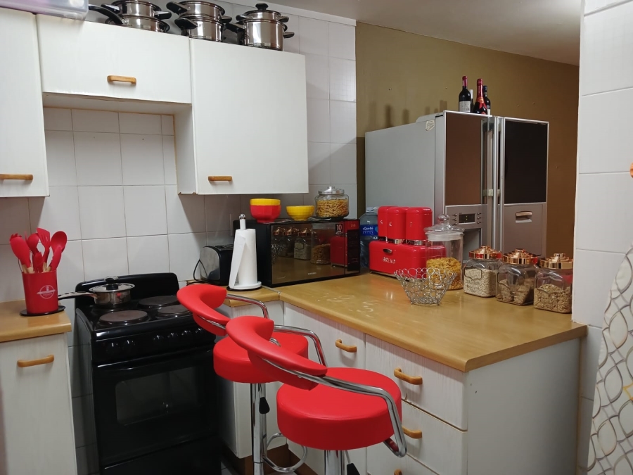 2 Bedroom Property for Sale in Lakefield Gauteng