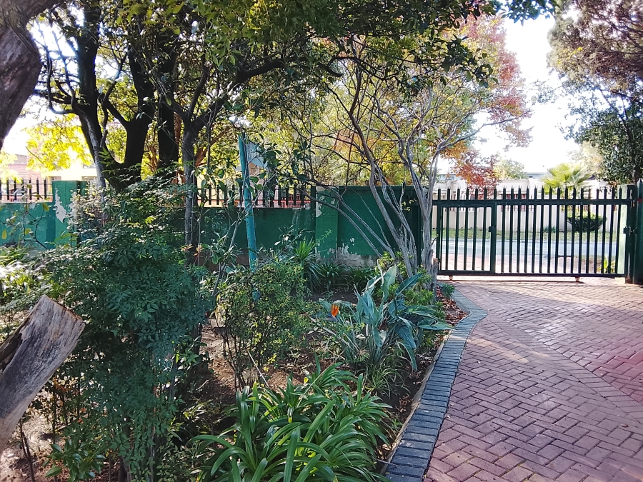 8 Bedroom Property for Sale in Bedworth Park Gauteng
