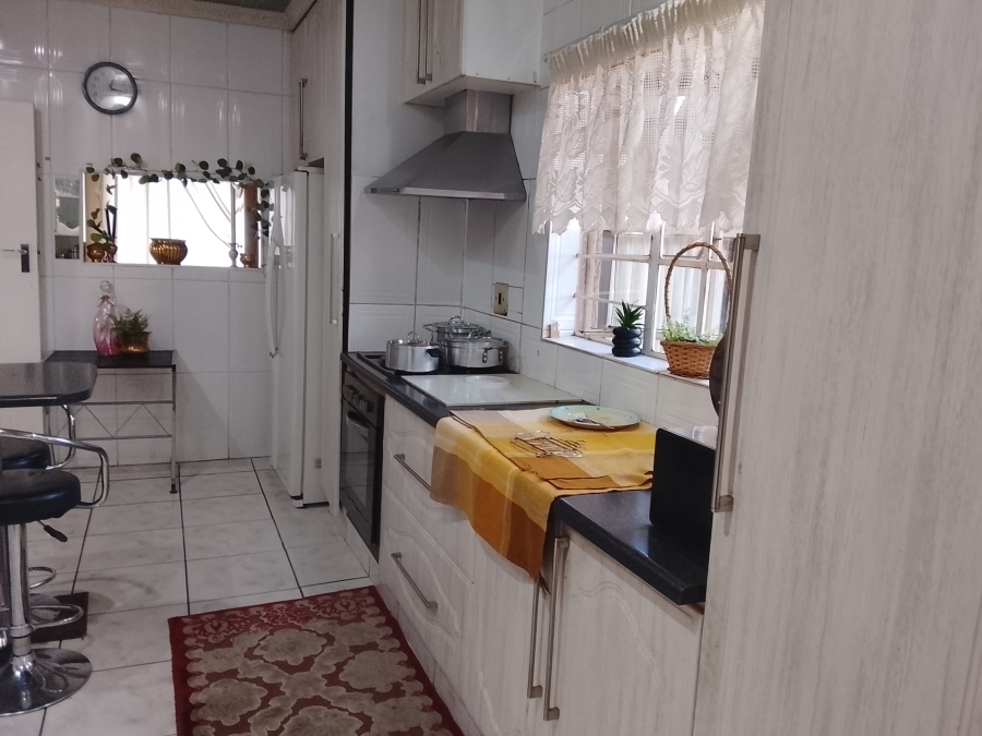 8 Bedroom Property for Sale in Bedworth Park Gauteng