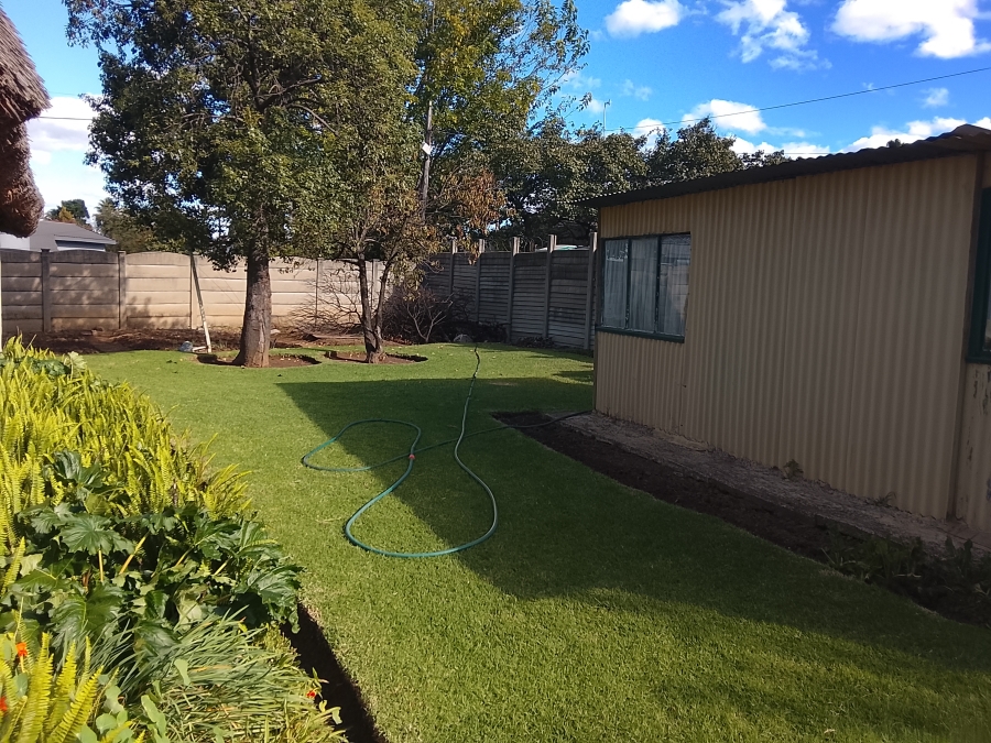8 Bedroom Property for Sale in Bedworth Park Gauteng