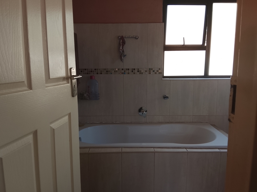 8 Bedroom Property for Sale in Bedworth Park Gauteng