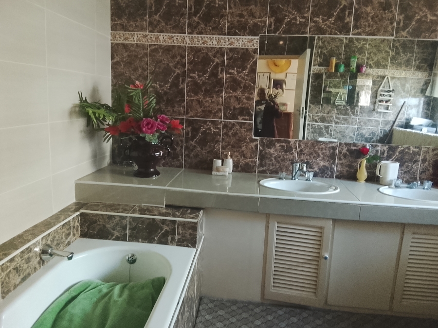 8 Bedroom Property for Sale in Bedworth Park Gauteng