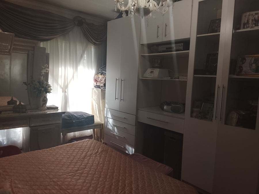 8 Bedroom Property for Sale in Bedworth Park Gauteng