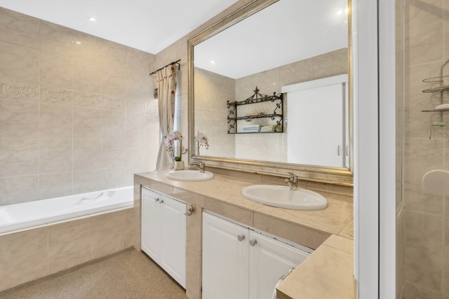 4 Bedroom Property for Sale in Morningside Gauteng