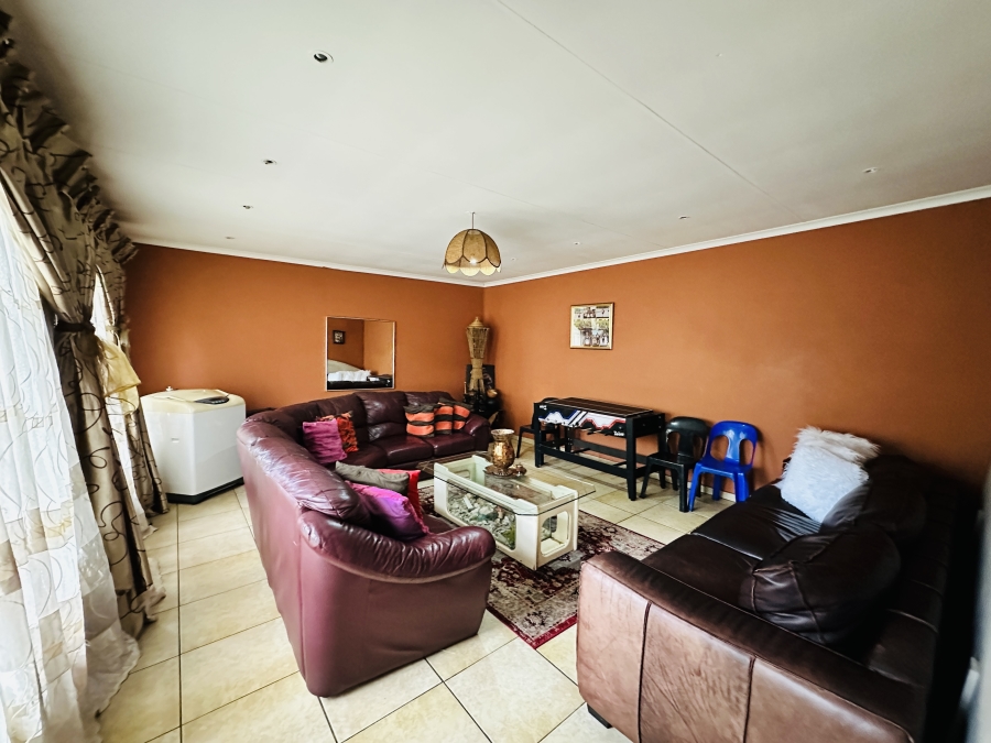 3 Bedroom Property for Sale in Brackendowns Gauteng