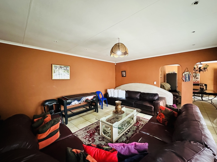 3 Bedroom Property for Sale in Brackendowns Gauteng