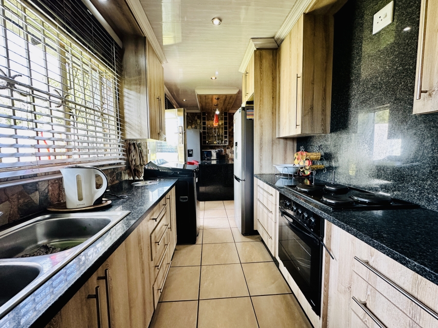 3 Bedroom Property for Sale in Brackendowns Gauteng
