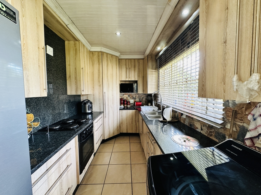 3 Bedroom Property for Sale in Brackendowns Gauteng