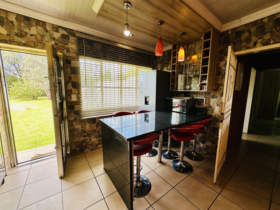 3 Bedroom Property for Sale in Brackendowns Gauteng